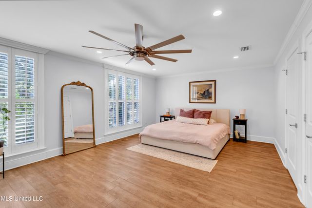 1105 E Cherokee Glen, Ocean Springs, MS 39564