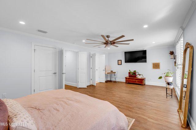 1105 E Cherokee Glen, Ocean Springs, MS 39564