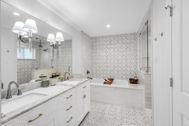 1105 E Cherokee Glen, Ocean Springs, MS 39564