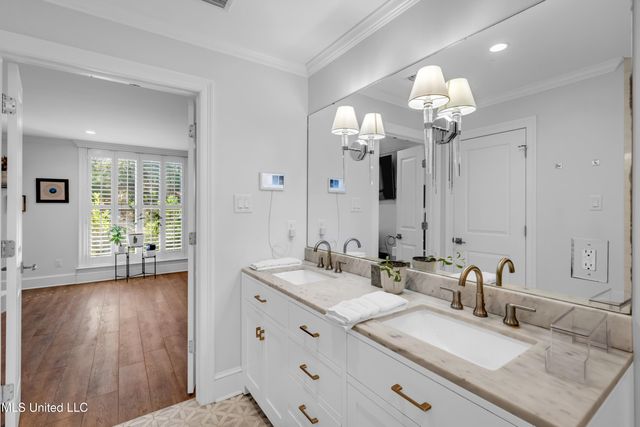 1105 E Cherokee Glen, Ocean Springs, MS 39564