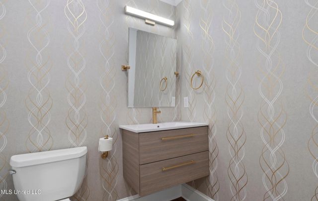 1105 E Cherokee Glen, Ocean Springs, MS 39564