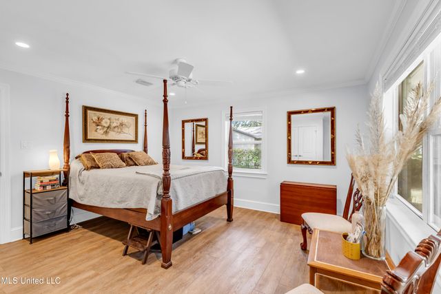 1105 E Cherokee Glen, Ocean Springs, MS 39564