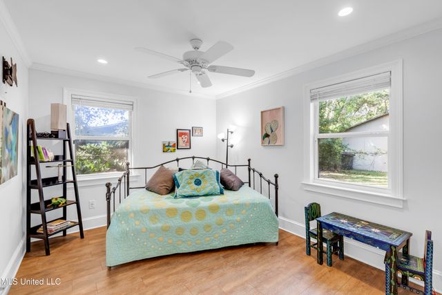 1105 E Cherokee Glen, Ocean Springs, MS 39564