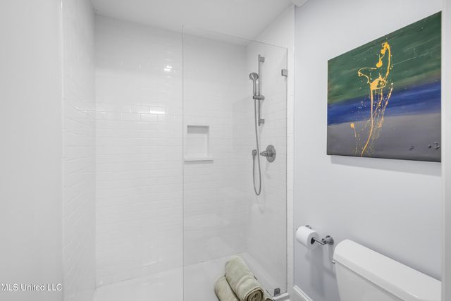 1105 E Cherokee Glen, Ocean Springs, MS 39564