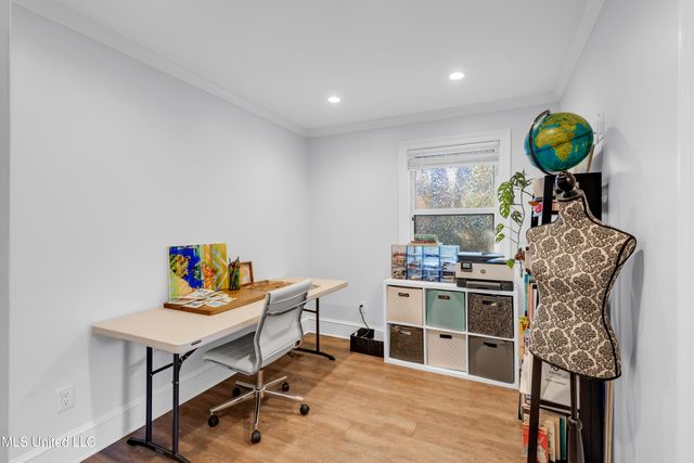 1105 E Cherokee Glen, Ocean Springs, MS 39564