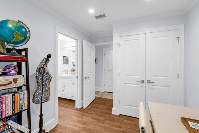 1105 E Cherokee Glen, Ocean Springs, MS 39564