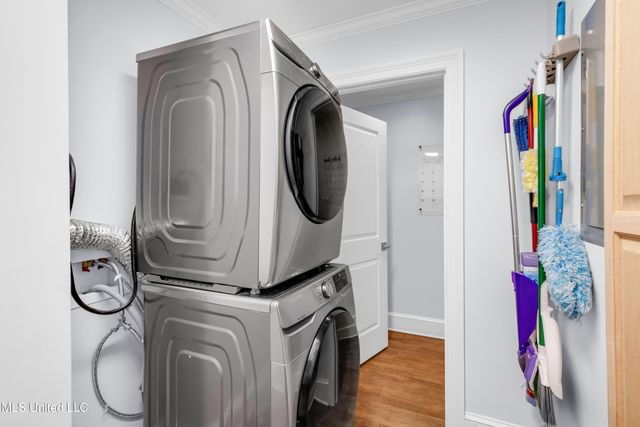 1105 E Cherokee Glen, Ocean Springs, MS 39564