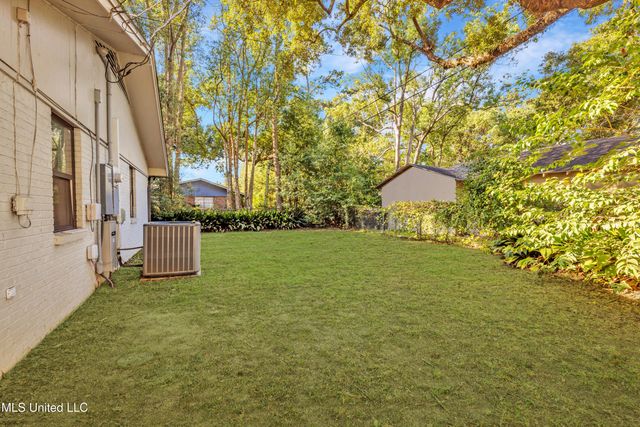 1105 E Cherokee Glen, Ocean Springs, MS 39564