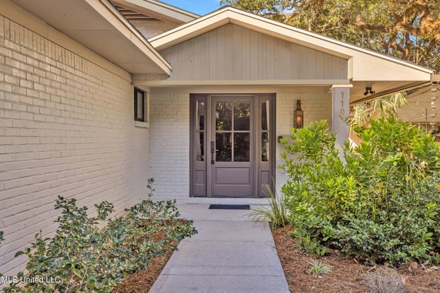 1105 E Cherokee Glen, Ocean Springs, MS 39564