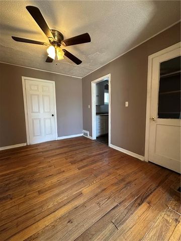 5046 Glenside Court, Kansas City, MO 64129