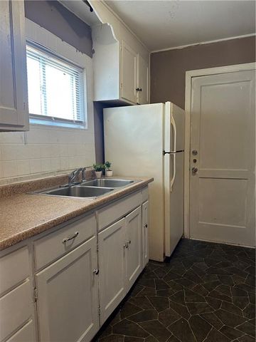 5046 Glenside Court, Kansas City, MO 64129