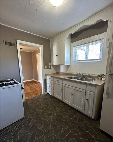 5046 Glenside Court, Kansas City, MO 64129