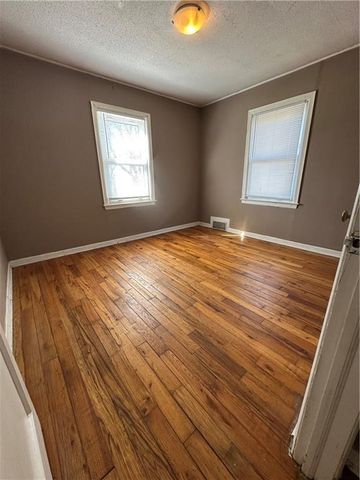 5046 Glenside Court, Kansas City, MO 64129