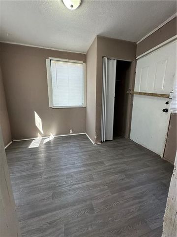 5046 Glenside Court, Kansas City, MO 64129
