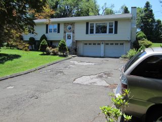 21 Kingswood Road, Danbury, CT 06811