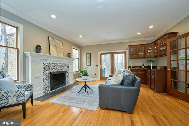 5828 HUNTON WOOD DR, Broad Run, VA 20137