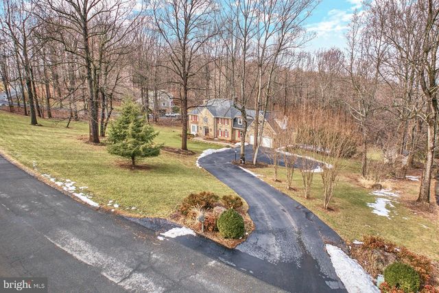 5828 HUNTON WOOD DR, Broad Run, VA 20137