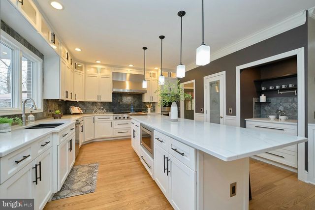 5828 HUNTON WOOD DR, Broad Run, VA 20137