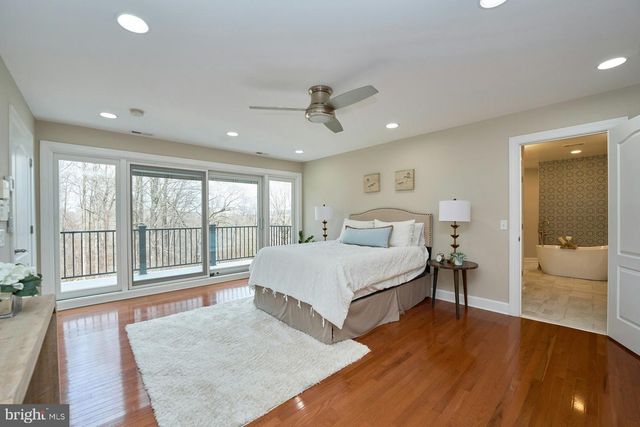 5828 HUNTON WOOD DR, Broad Run, VA 20137