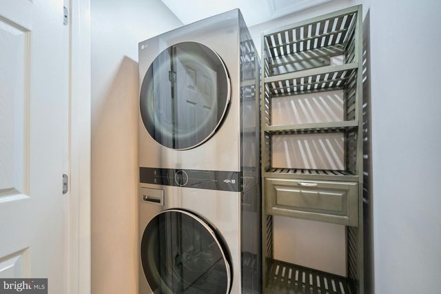 5828 HUNTON WOOD DR, Broad Run, VA 20137