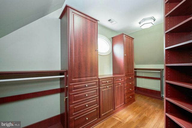 5828 HUNTON WOOD DR, Broad Run, VA 20137