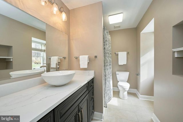 5828 HUNTON WOOD DR, Broad Run, VA 20137