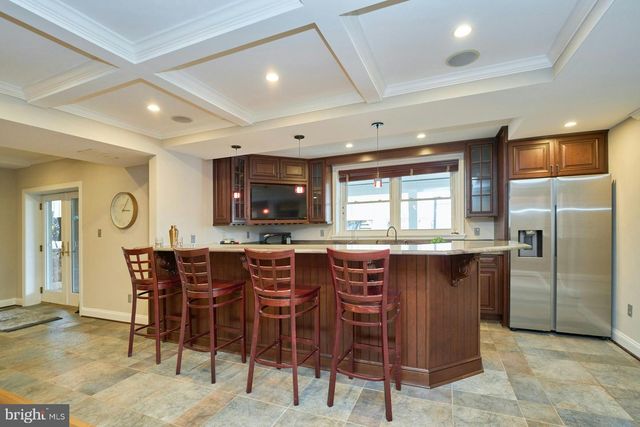 5828 HUNTON WOOD DR, Broad Run, VA 20137