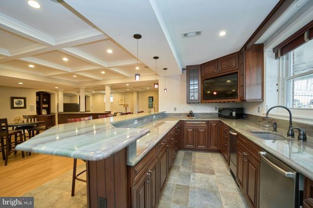 5828 HUNTON WOOD DR, Broad Run, VA 20137