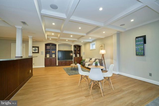 5828 HUNTON WOOD DR, Broad Run, VA 20137