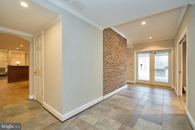 5828 HUNTON WOOD DR, Broad Run, VA 20137