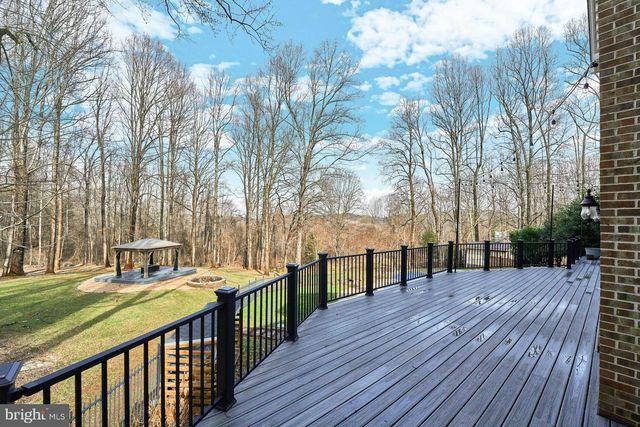 5828 HUNTON WOOD DR, Broad Run, VA 20137