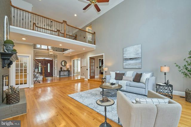 5828 HUNTON WOOD DR, Broad Run, VA 20137