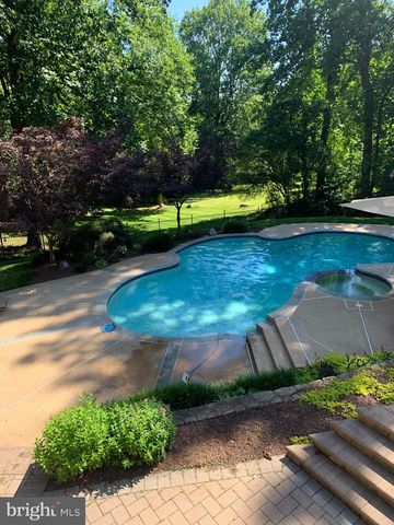 5828 HUNTON WOOD DR, Broad Run, VA 20137