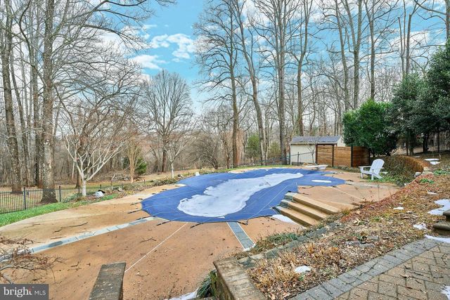 5828 HUNTON WOOD DR, Broad Run, VA 20137