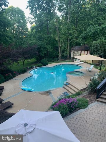 5828 HUNTON WOOD DR, Broad Run, VA 20137