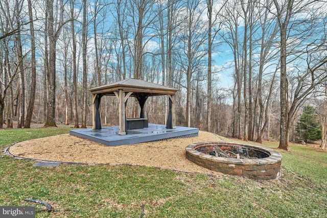 5828 HUNTON WOOD DR, Broad Run, VA 20137