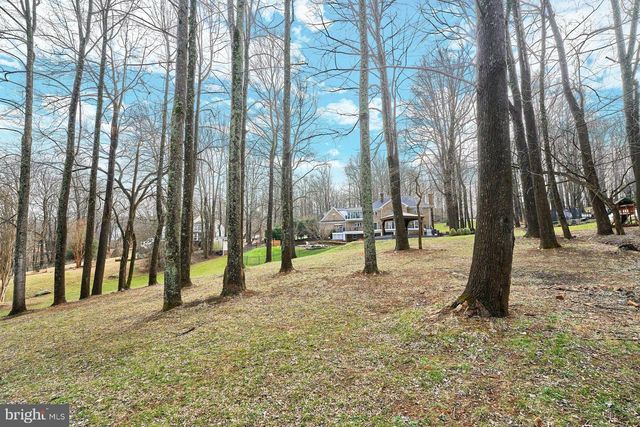 5828 HUNTON WOOD DR, Broad Run, VA 20137