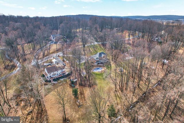 5828 HUNTON WOOD DR, Broad Run, VA 20137