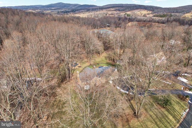 5828 HUNTON WOOD DR, Broad Run, VA 20137