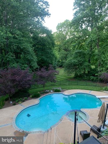 5828 HUNTON WOOD DR, Broad Run, VA 20137