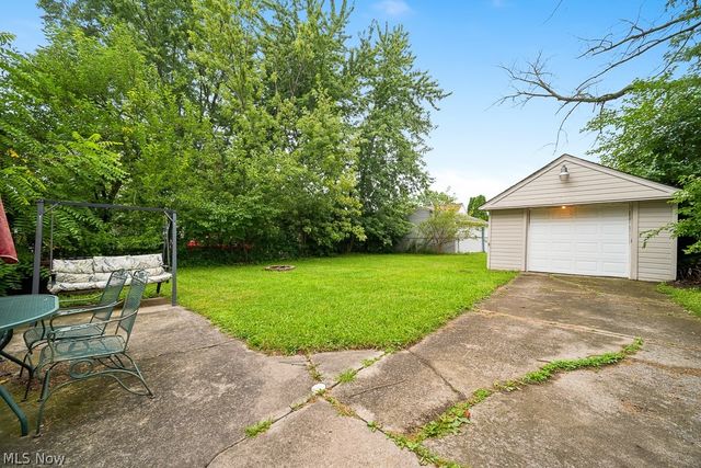 633 Vermont Drive, Lorain, OH 44052