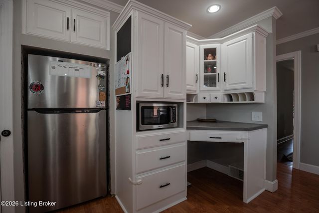 4809 Southern Pkwy, Louisville, KY 40214