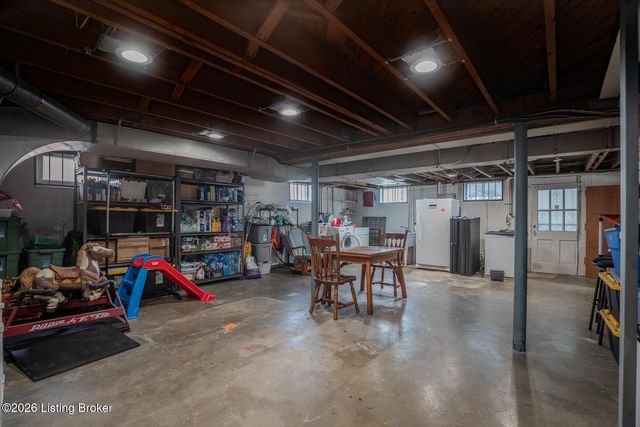 4809 Southern Pkwy, Louisville, KY 40214