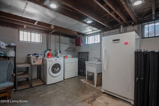 4809 Southern Pkwy, Louisville, KY 40214