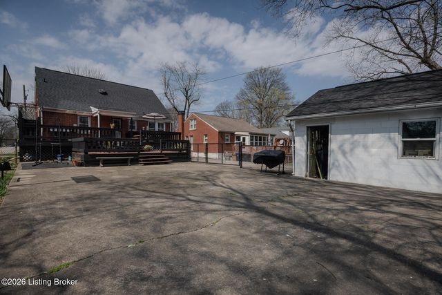 4809 Southern Pkwy, Louisville, KY 40214