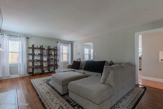 4809 Southern Pkwy, Louisville, KY 40214