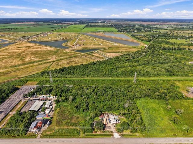 15605 Highway 6, Santa Fe, TX 77517