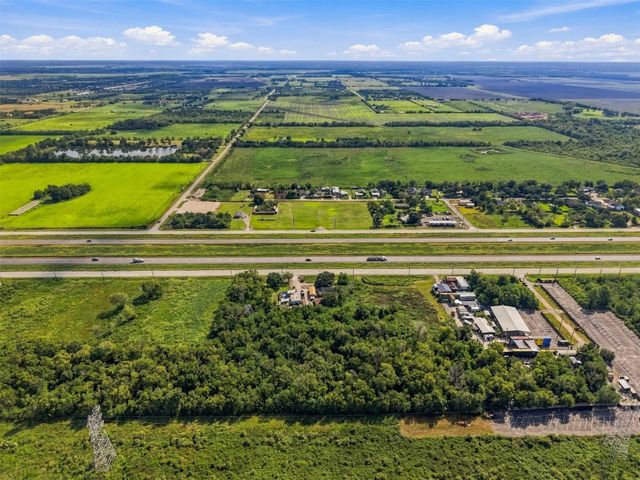 15605 Highway 6, Santa Fe, TX 77517