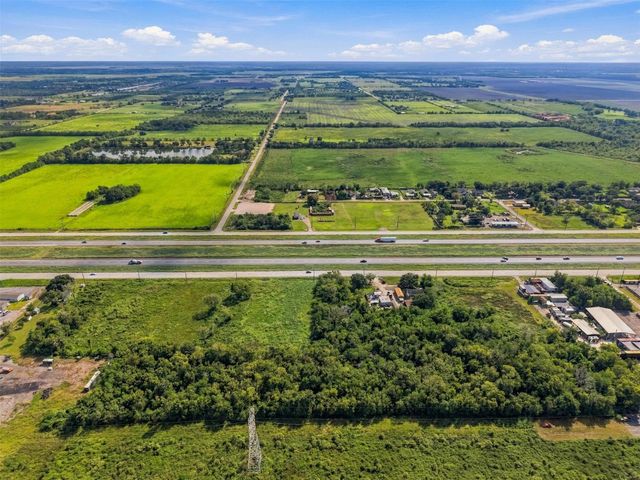 15605 Highway 6, Santa Fe, TX 77517