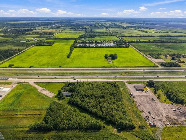 15605 Highway 6, Santa Fe, TX 77517